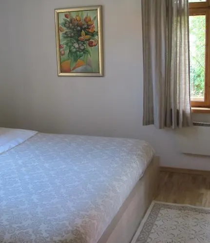 Nyaraló Smilciu Namelis *